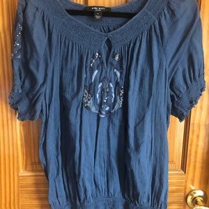 Short Sleeve top w/applique